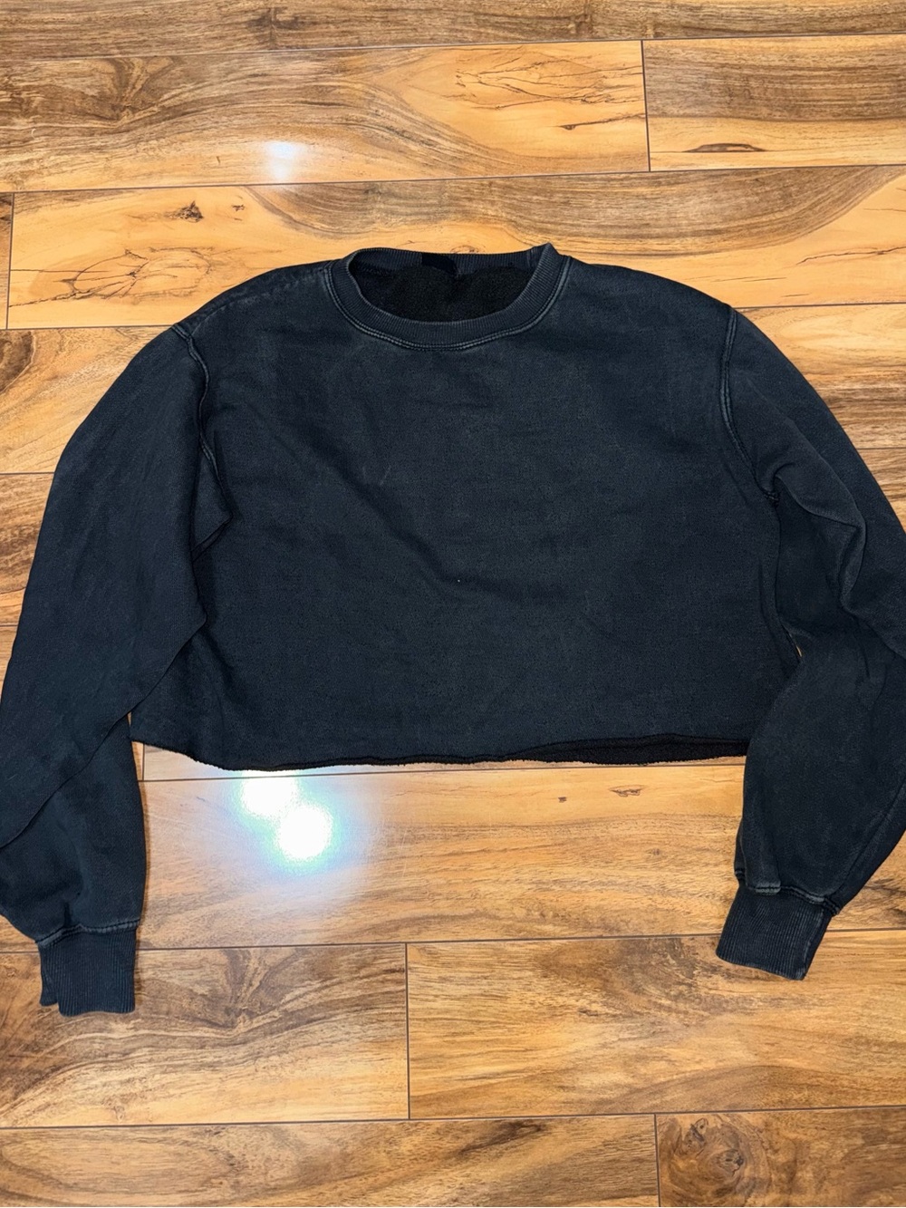 John Galt Women's Black Raw Hem Cropped Crewneck Sweatshirt